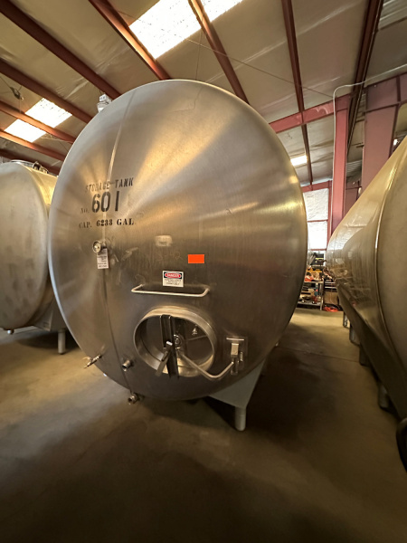 6,000 gallon stainless steel tank